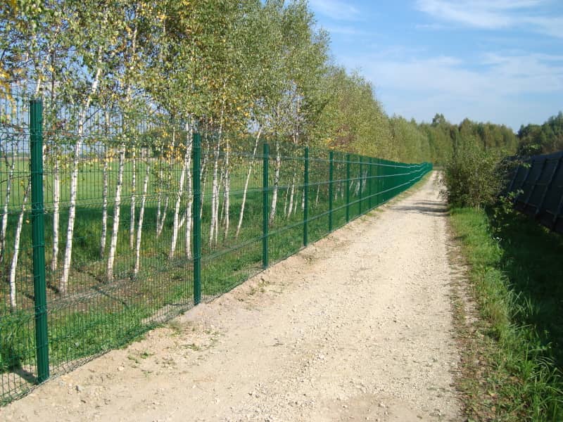 Сетчатый забор DoorHan в Артёме с установкой