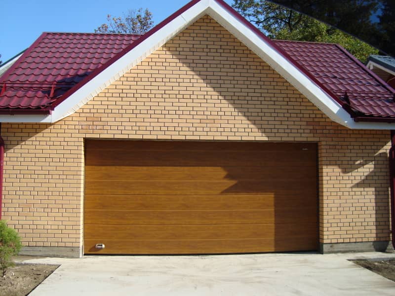 Секционные ворота DoorHan в Артёме с установкой