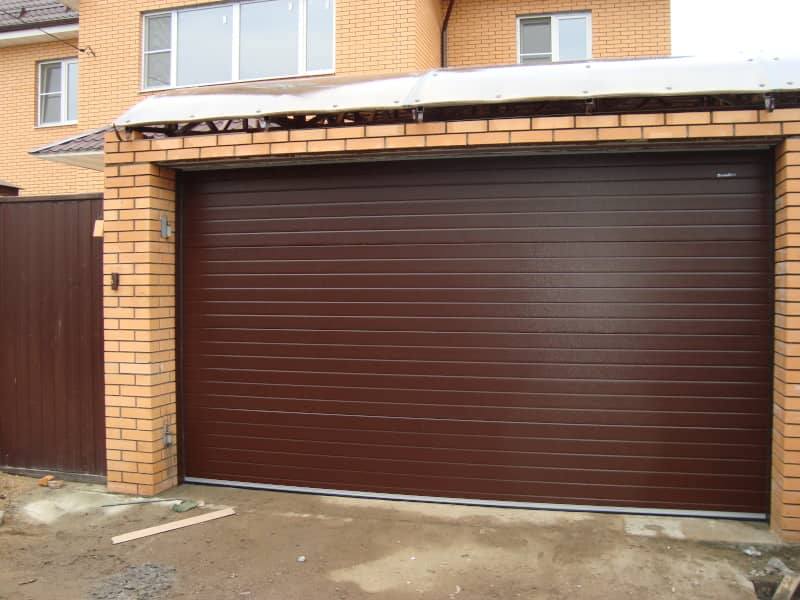 Секционные ворота DoorHan в Артёме с установкой