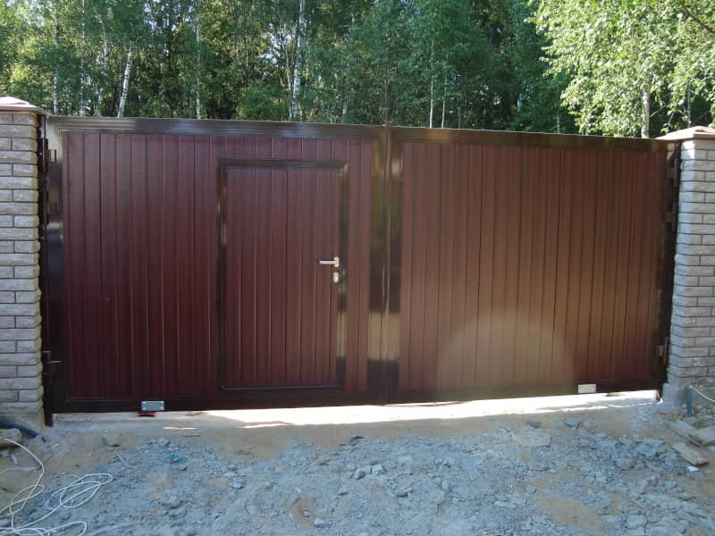 Уличные ворота DoorHan в Артёме с установкой