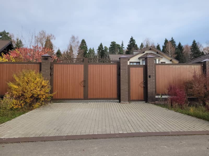 Уличные ворота DoorHan в Артёме с установкой