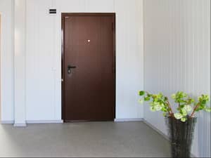 Предлагаем входные железные двери в квартиру DoorHan ЭКО 980х2050 в Артёме по выгодной цене
